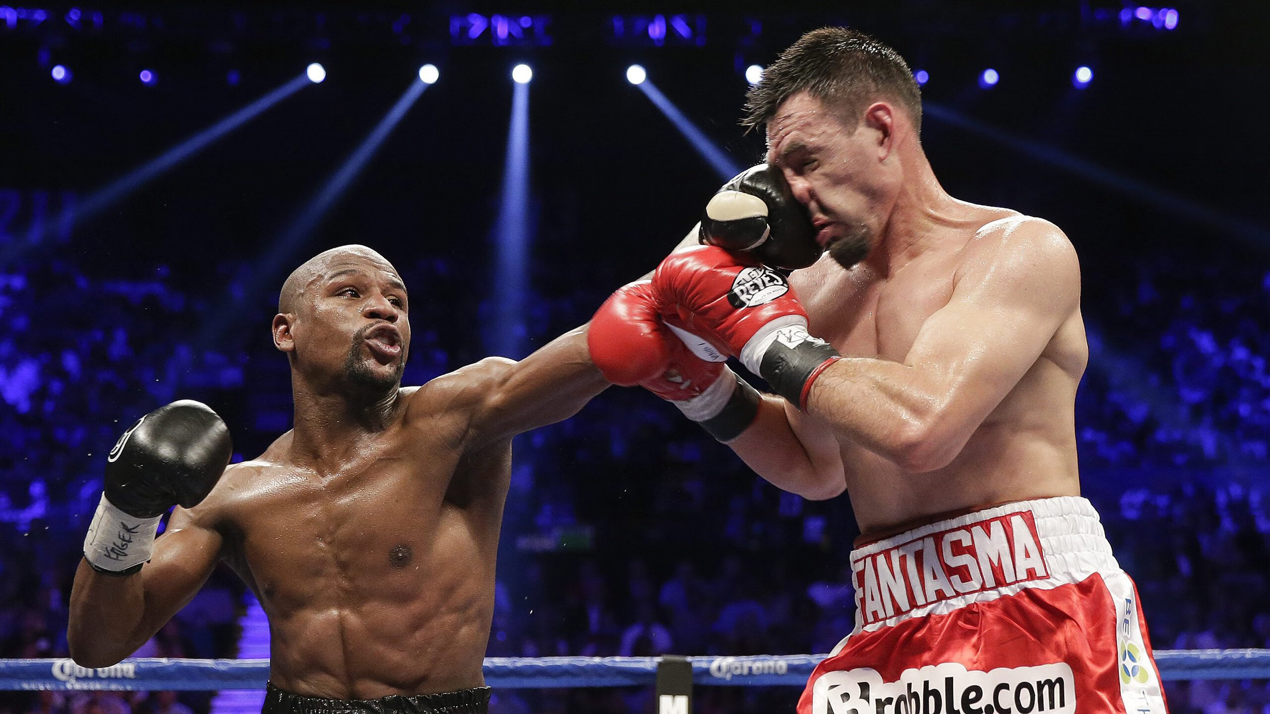 国家队注重球员体能分配科学控制训练强度，职业球员体能训练