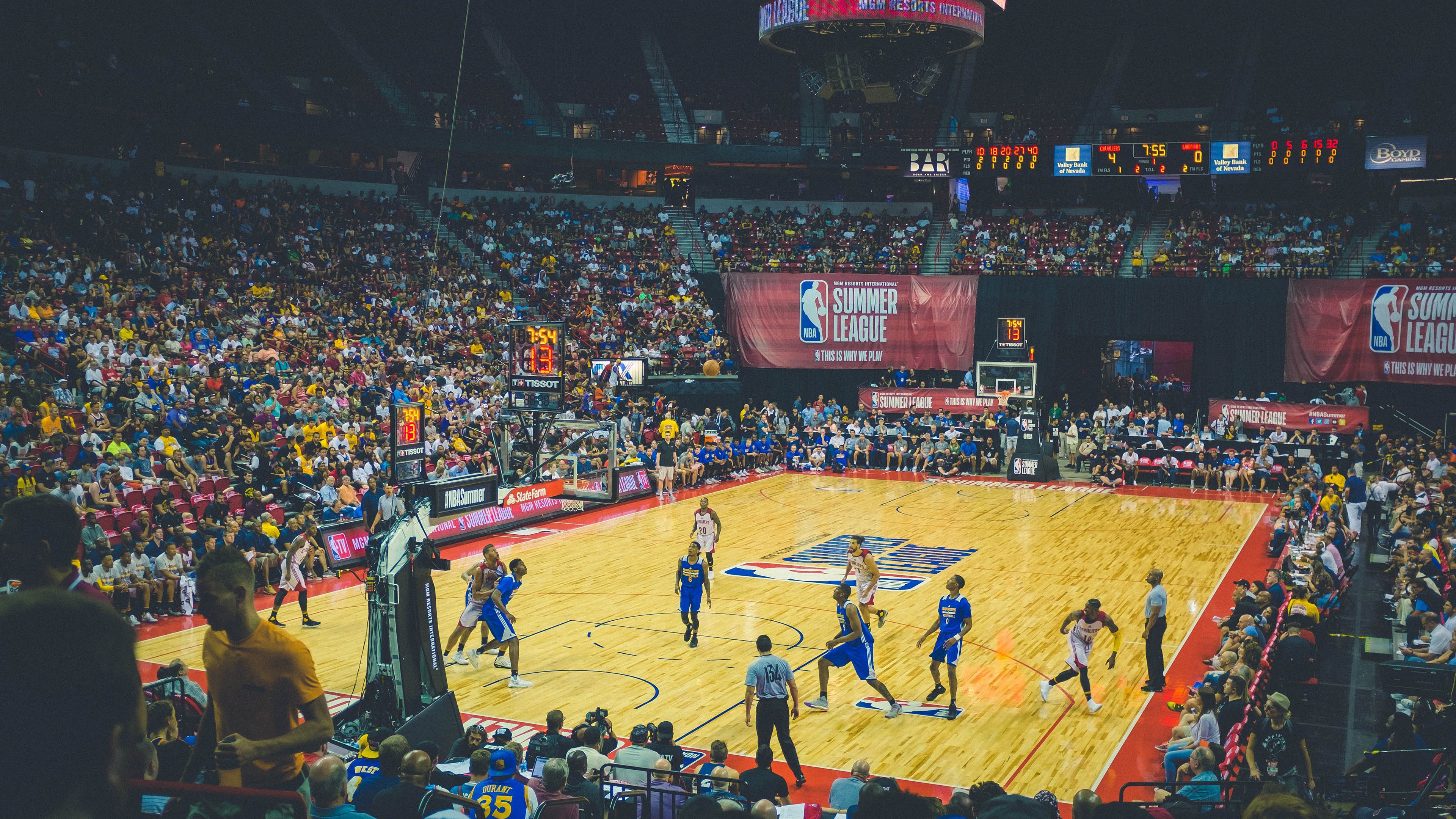 英超激烈抢分：胜利在瞬间转瞬即逝，英超争四分析